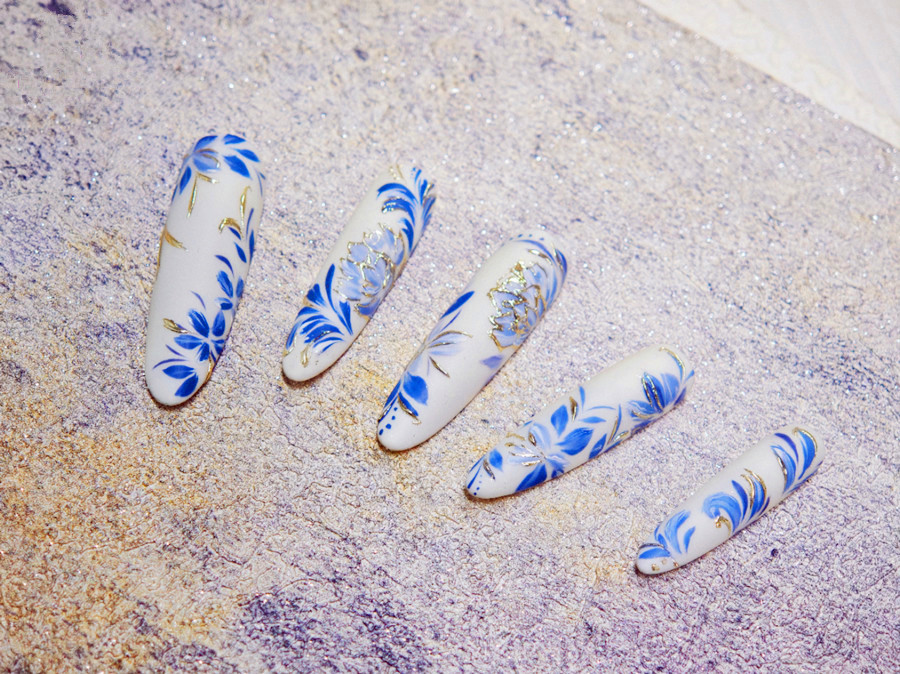 青花瓷美甲，美甲款式小紅書